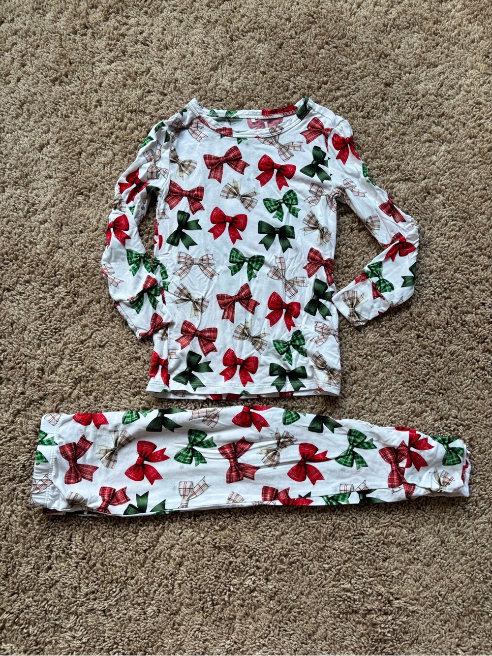 3T-4T White Holiday Bow Print Pajama Set: Posh Peanut Long Sleeve